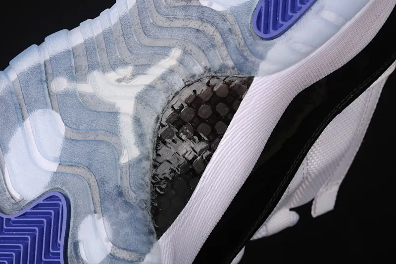 All categories Air Jordan Jordan series basketball shoes Air Jordan 11 X version Air Jordan 11 Low "Concord" AJ11 Joe 11 white and black genuine carbon 528895-153